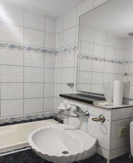 Închiriez apartament 3 camere  Buzău