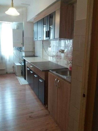 Inchiriez apartament 3 camere hotel gorj ultracentral centrala proprie