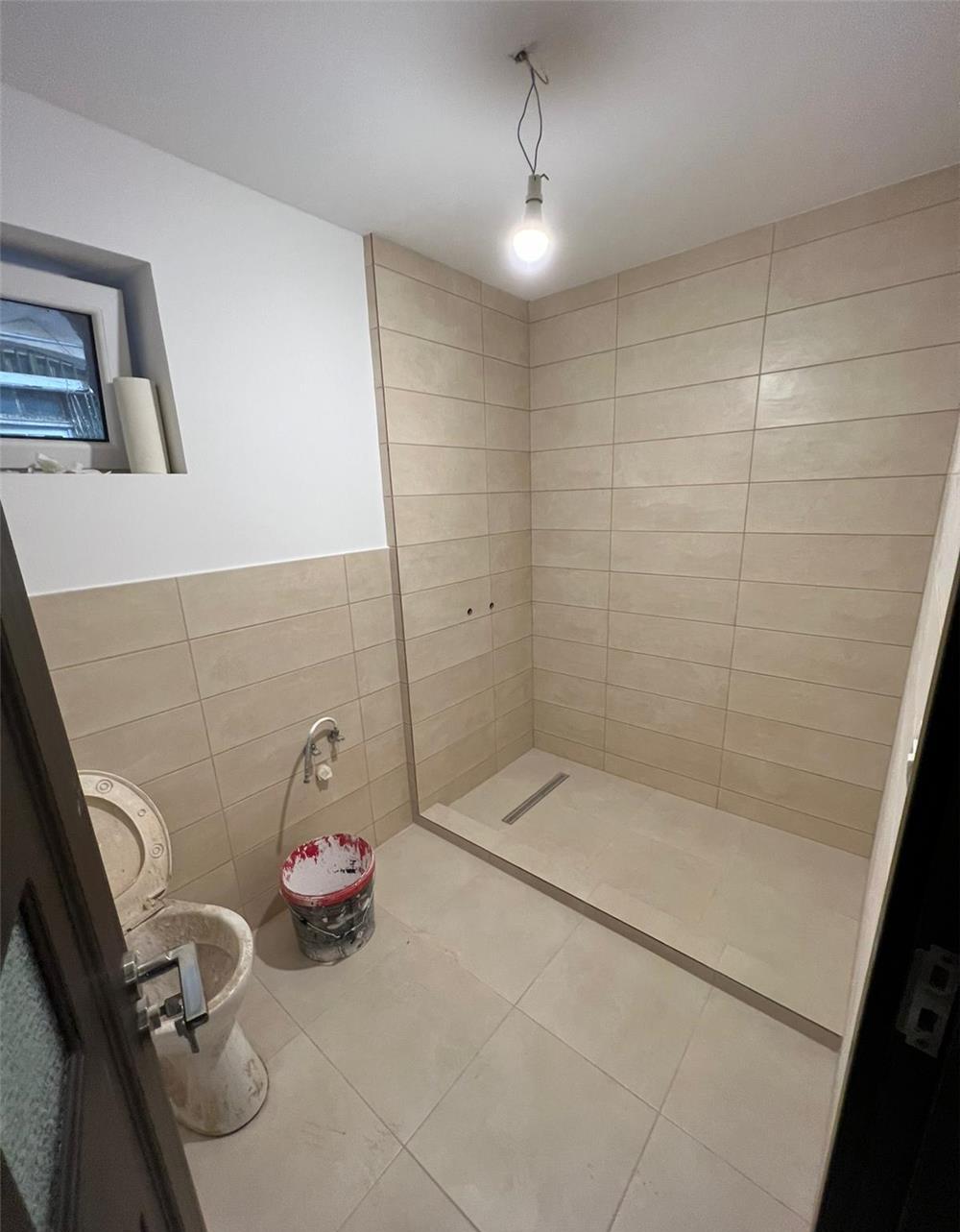 Închiriez Apartament 3 camere Piața Libertății