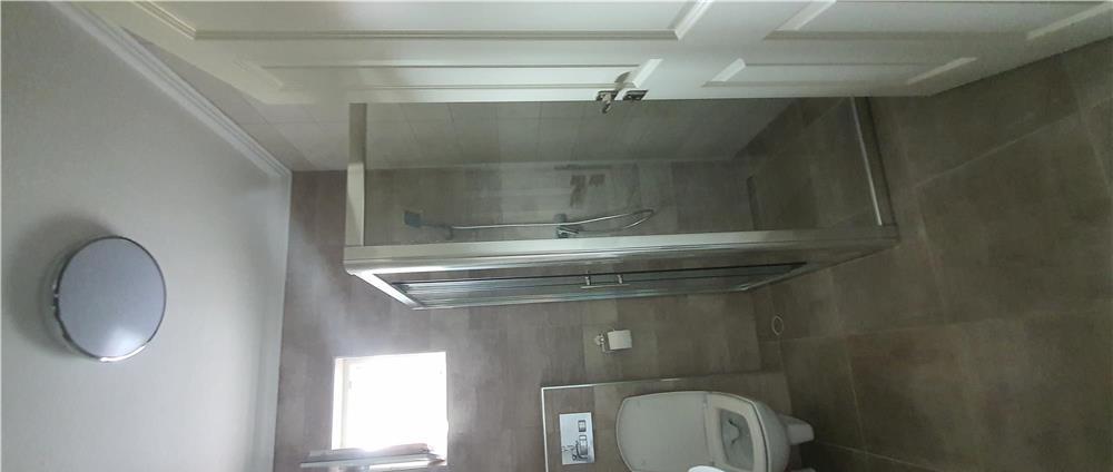 Închiriez apartament cu 1 cameră.