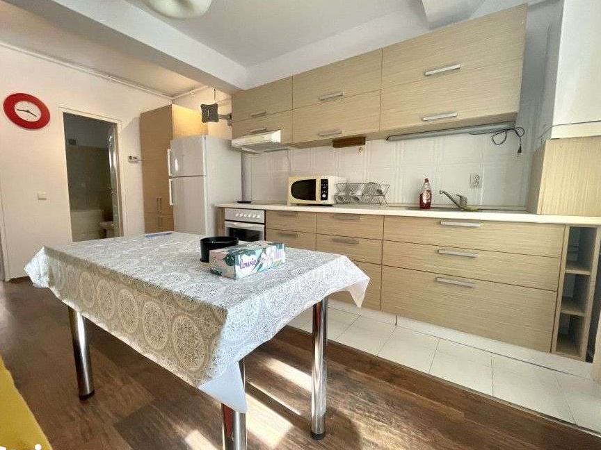 Inchiriez Apartament Cu 3 Camere,  Aleea Balea, Ideal Pentru Studenti