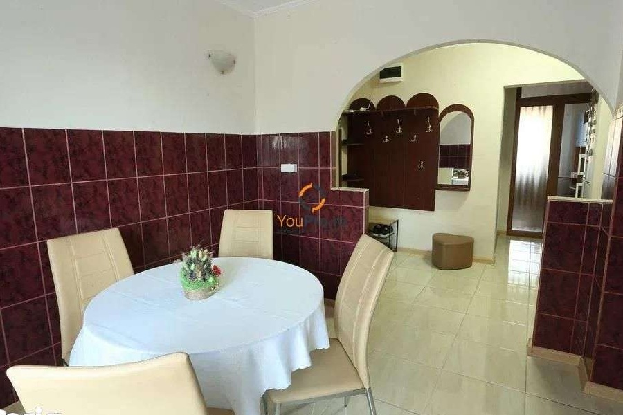 Inchiriez apartament cu 3 camere in apropiere de centrul orasului