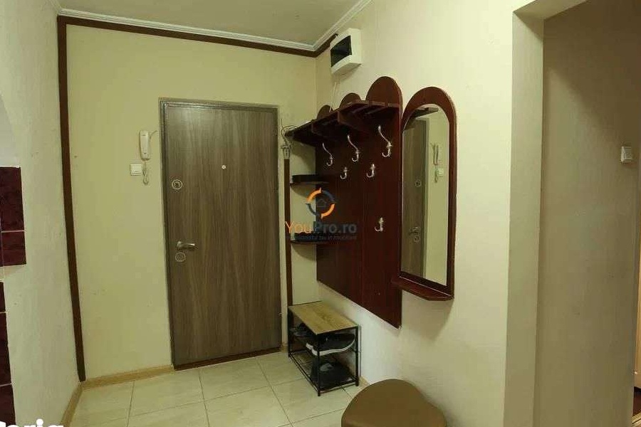 Inchiriez apartament cu 3 camere in apropiere de centrul orasului