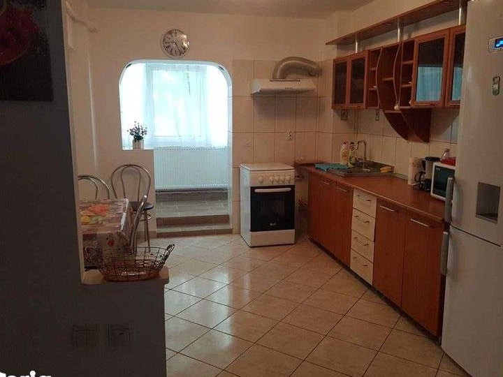 Inchiriez apartament cu centrala in Faleza Nord Constanta