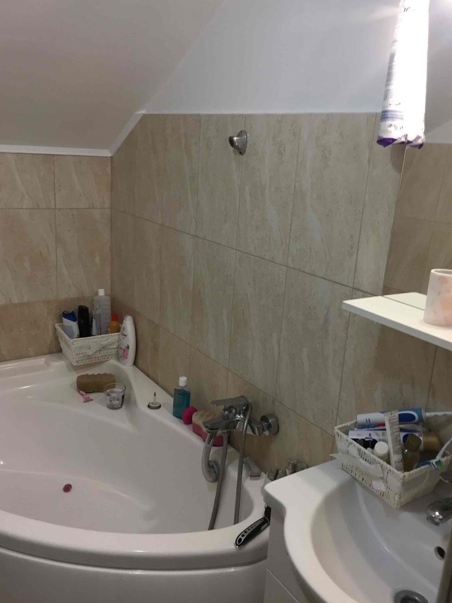 inchiriez apartament cu doua camere