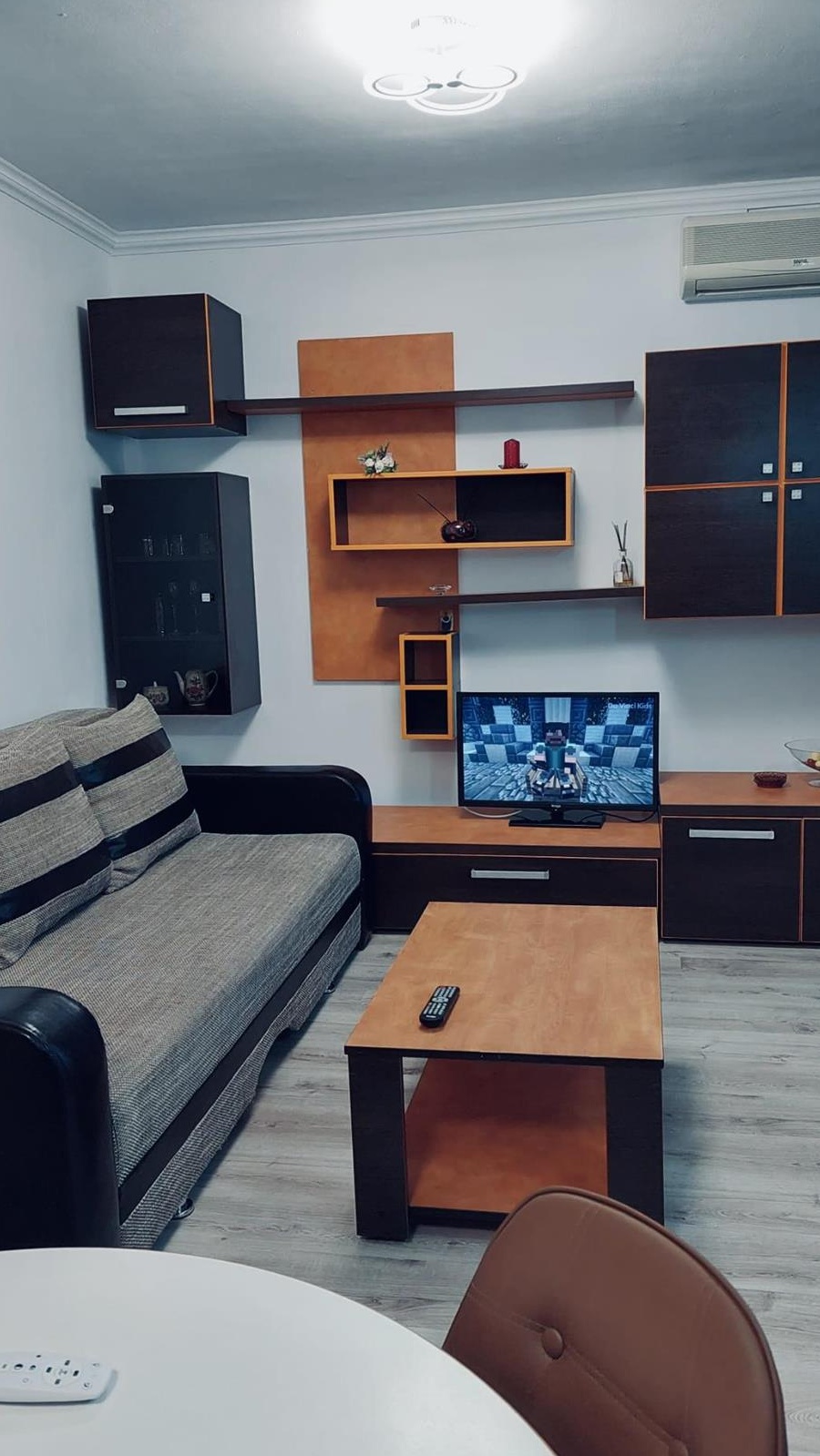 Inchiriez apartament doua camere Banu Manta - Piata Victoriei