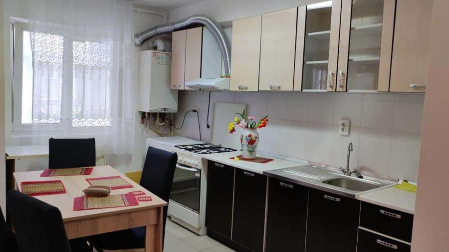 Închiriez apartament Florești pe Sesul de sus zona Terra