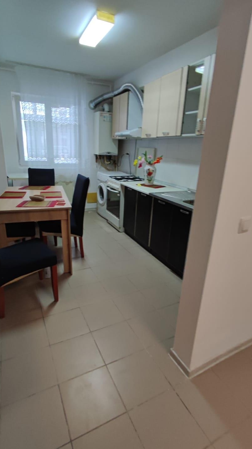 Închiriez apartament Florești pe Sesul de sus zona Terra