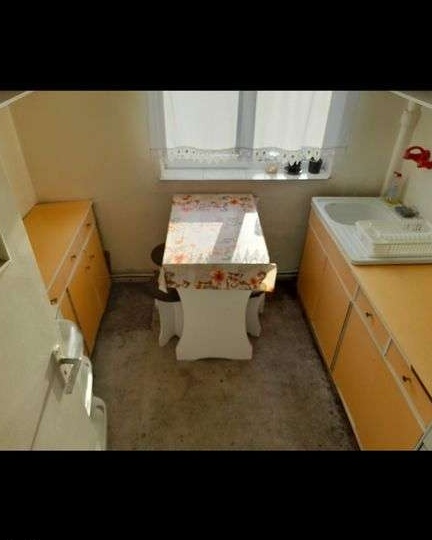 Inchiriez apartament in centru