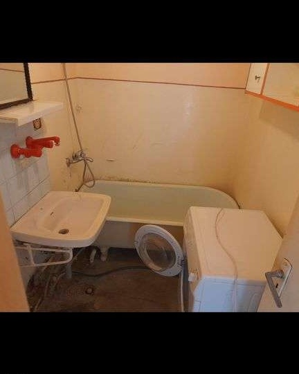 Inchiriez apartament in centru