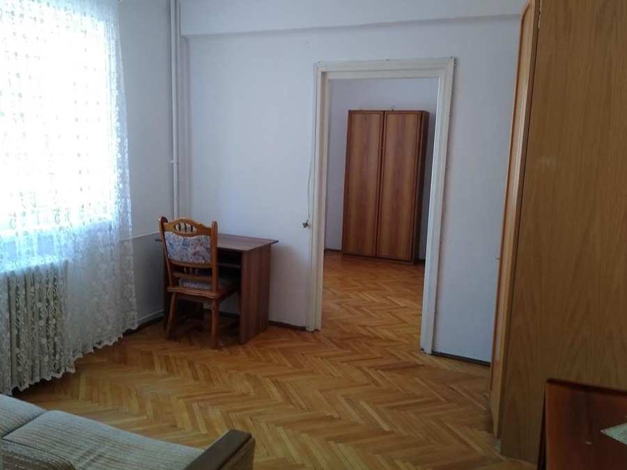 Inchiriez apartament in Cluj Napoca , Centru, P-ta Mihai Viteazul