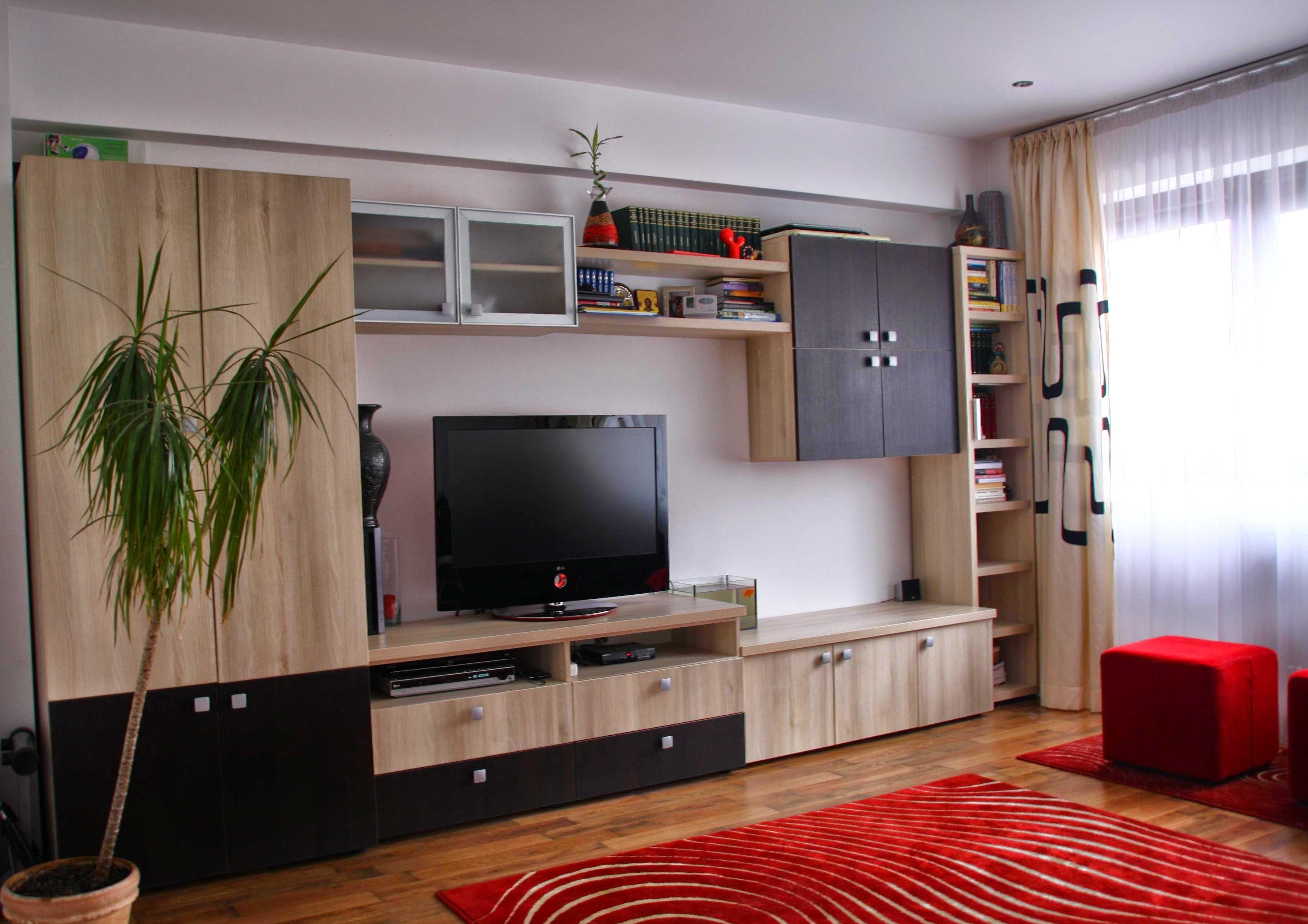 Închiriez apartament în Ghimav, 2 camere, curte, loc de parcare