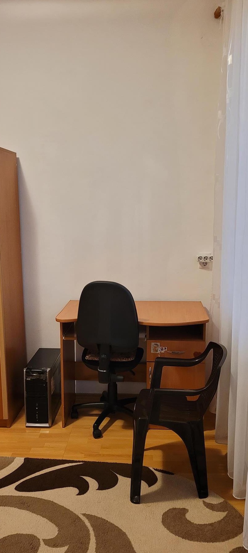 Inchiriez apartament la casa 2 camere zona Parcul Carol