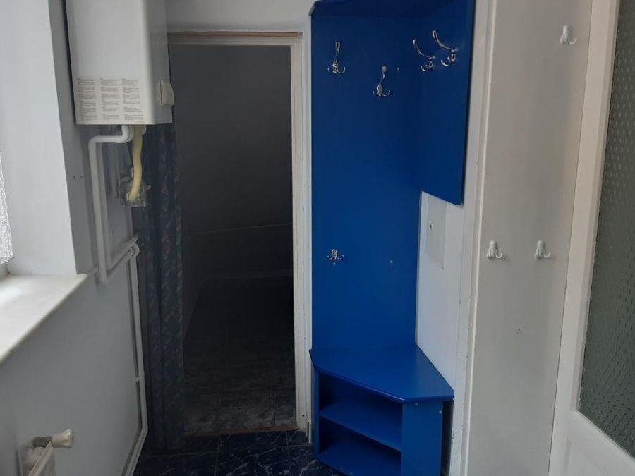 ÎNCHIRIEZ APARTAMENT LA CASA, 3 CAMERE , PARTER.