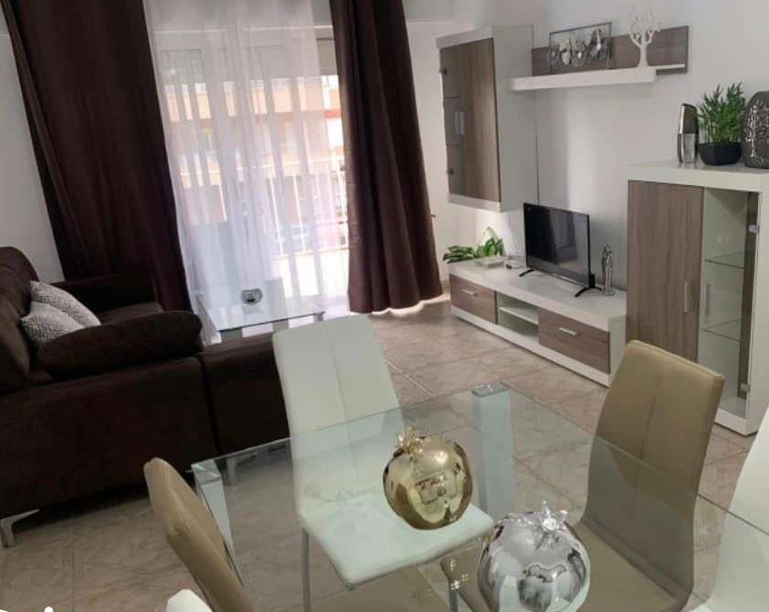 Inchiriez apartament mobilat si utilat, 2 camere