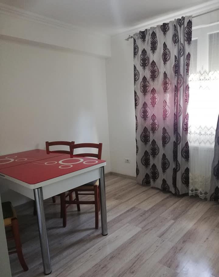 Inchiriez apartament pe termen lung