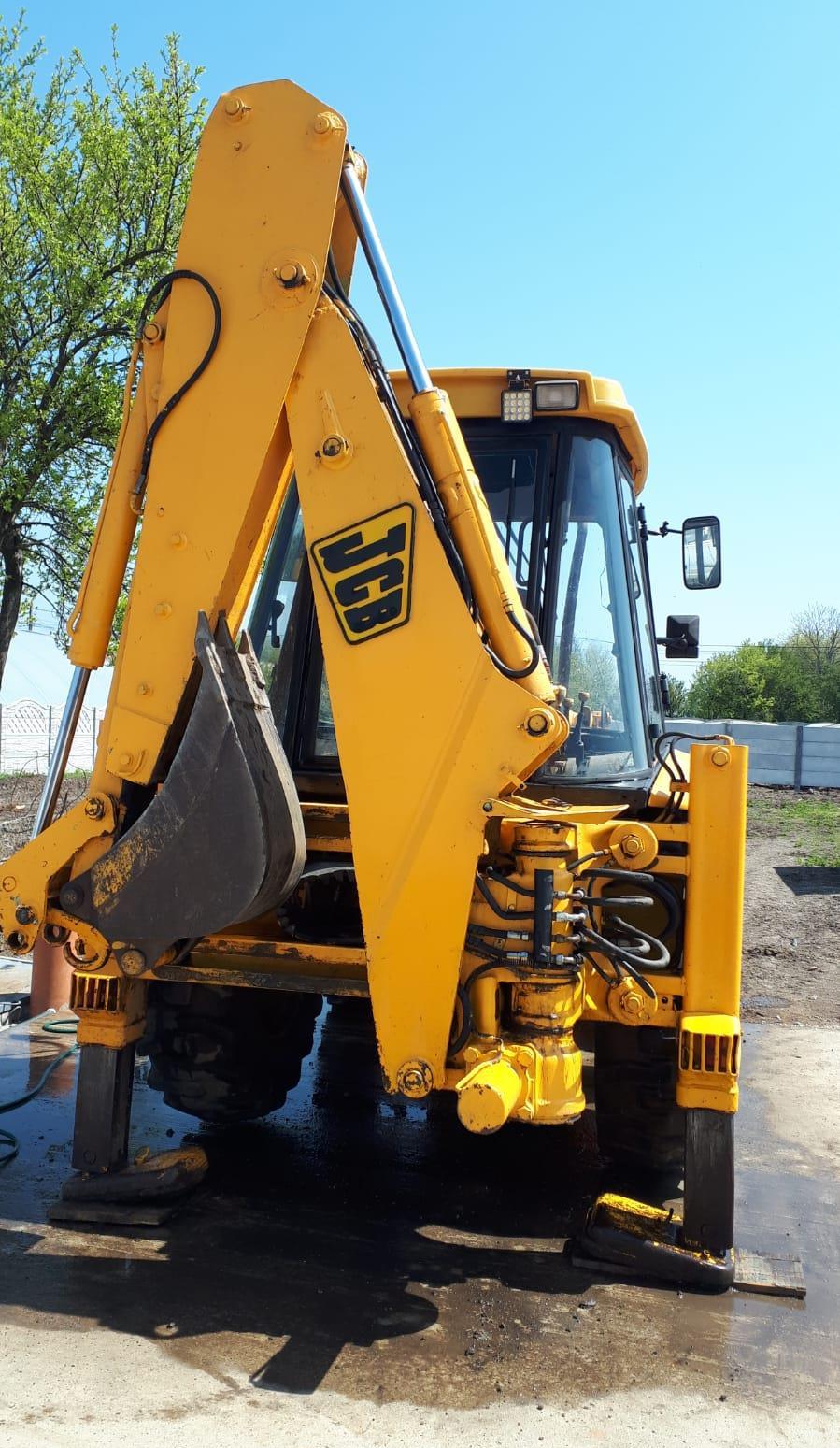 Închiriez Buldoexcavator ,Demolări ,Șanțuri ,Temeli