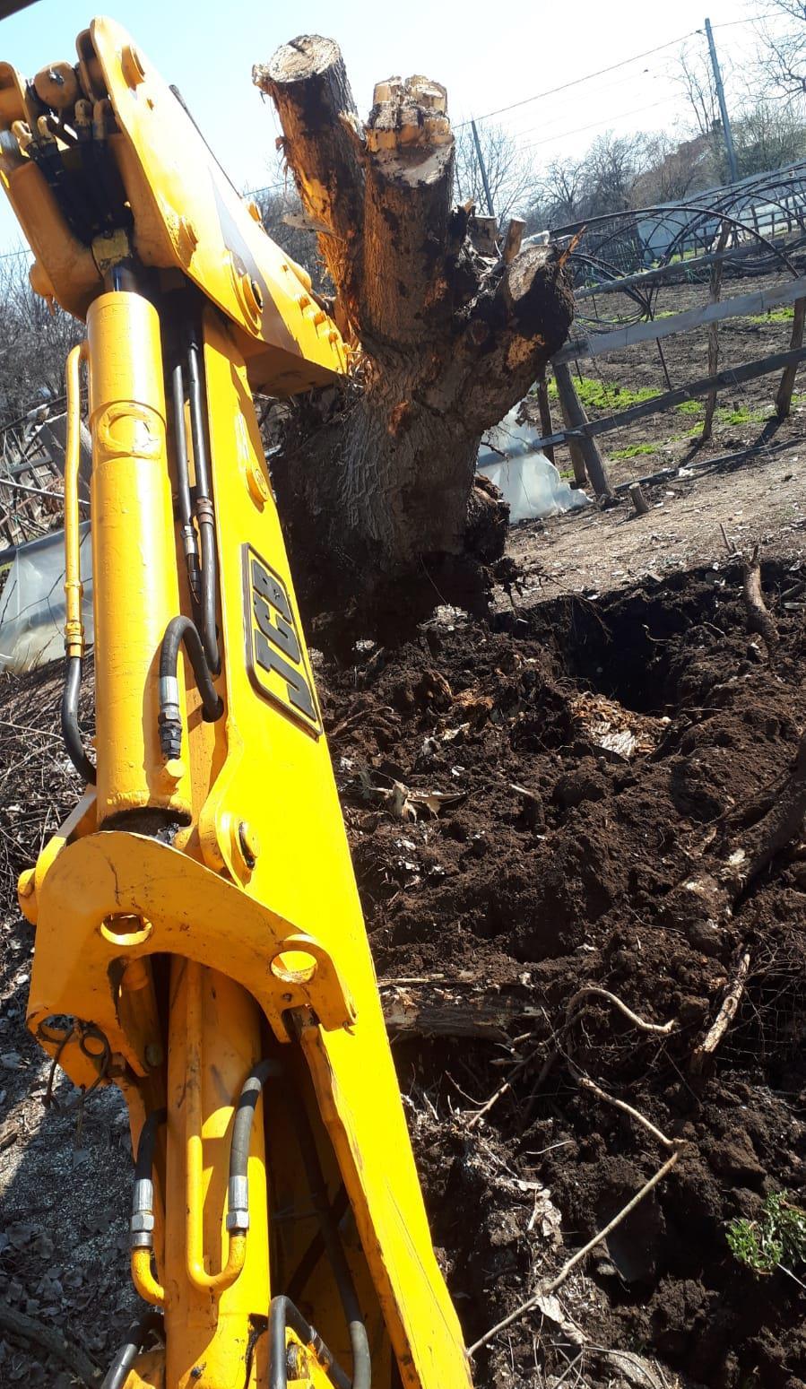 Închiriez Buldoexcavator ,Demolări ,Șanțuri ,Temeli