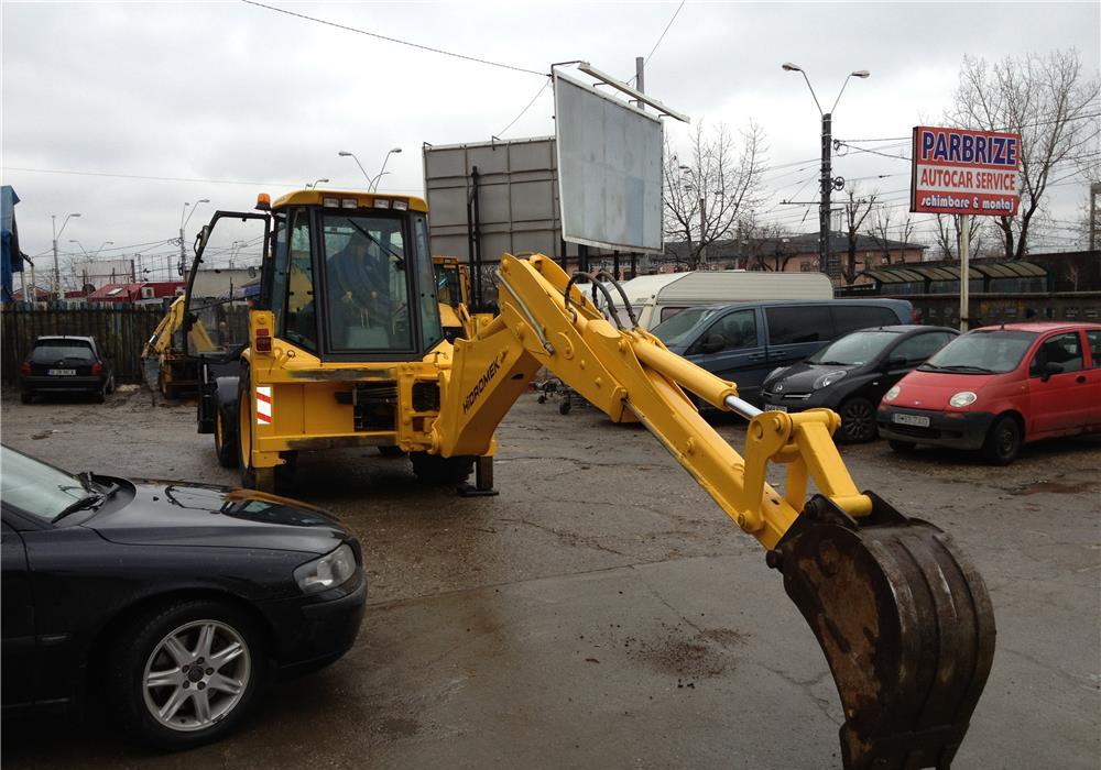 Inchiriez buldoexcavator JCB 3CX