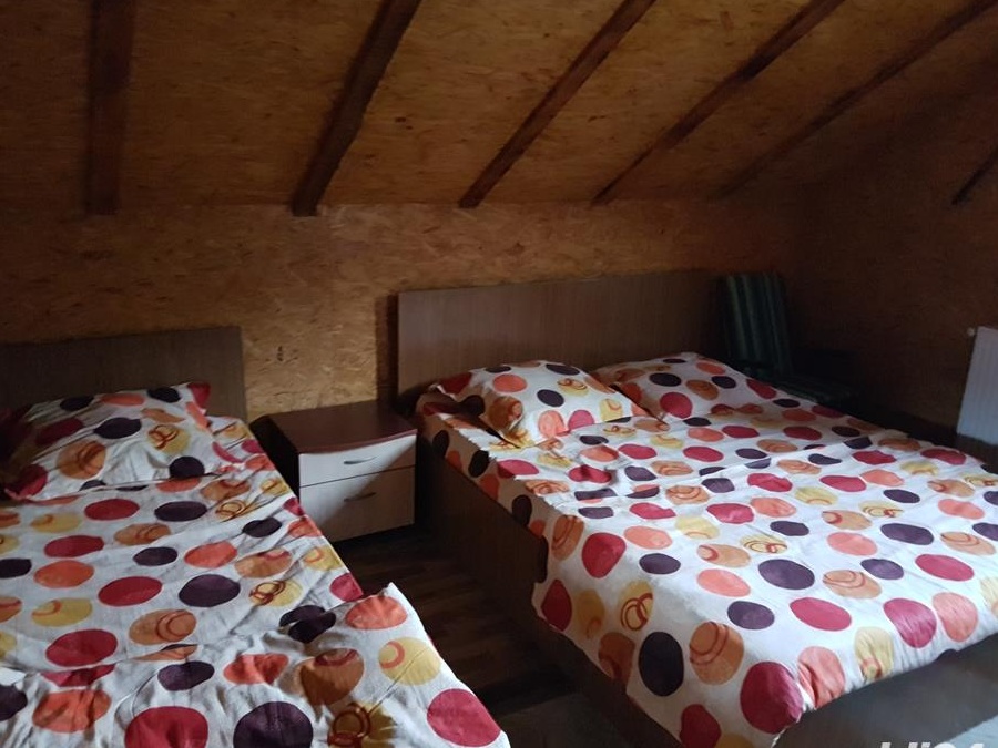 Inchiriez Cabane Izvoarele Cernei