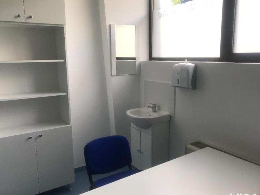 Inchiriez cabinet medical cabinet kinetoterapie, cabinet psihologic,salon tatuaje etc