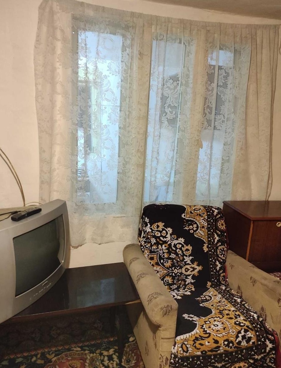 Închiriez cameră cu hol cu intrare separat