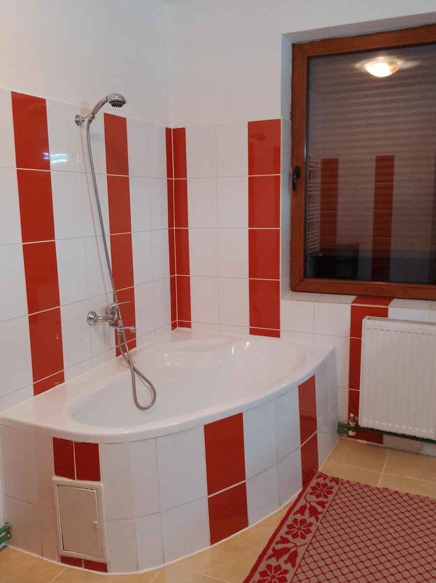Închiriez camera la casa