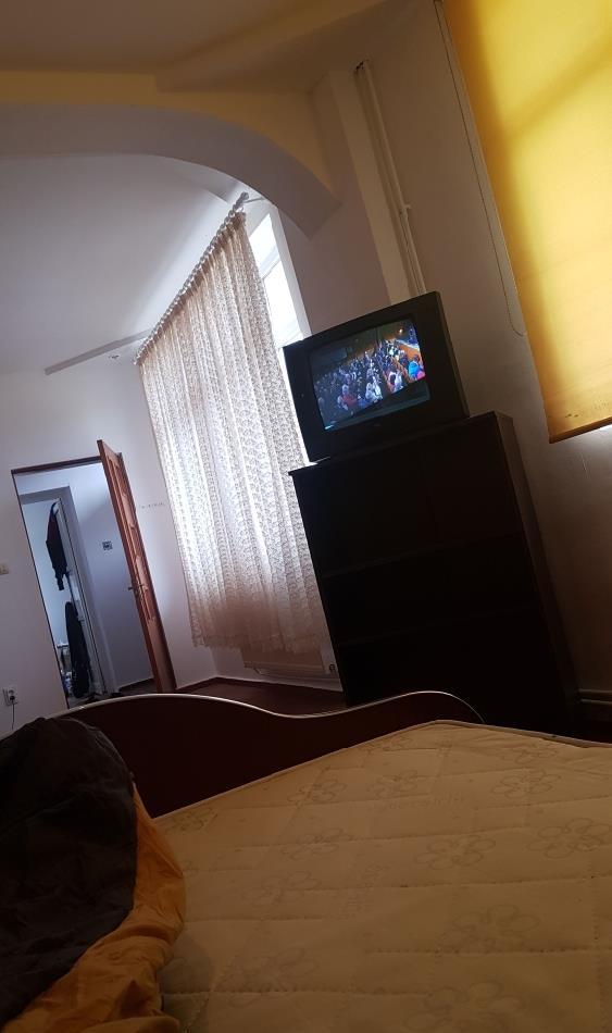 Inchiriez camere 25 lei pe noapte patul