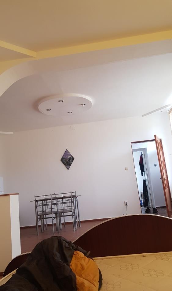 Inchiriez camere 25 lei pe noapte patul
