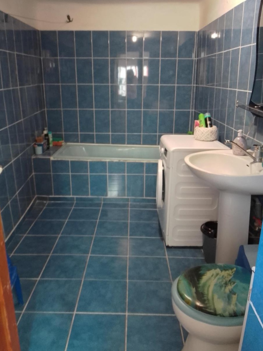 Inchiriez casa 2 camere Craiova