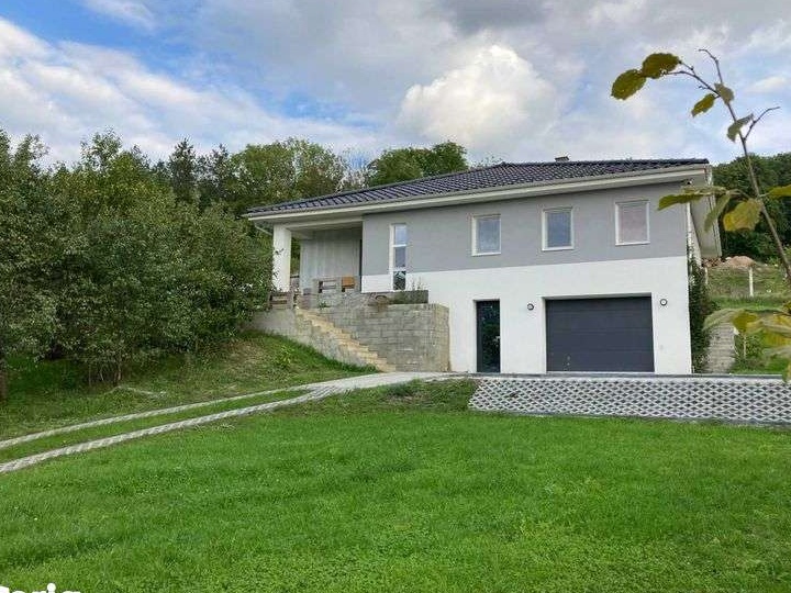 Inchiriez casa 4 camere, 120 mp, garaj, teren 1000mp