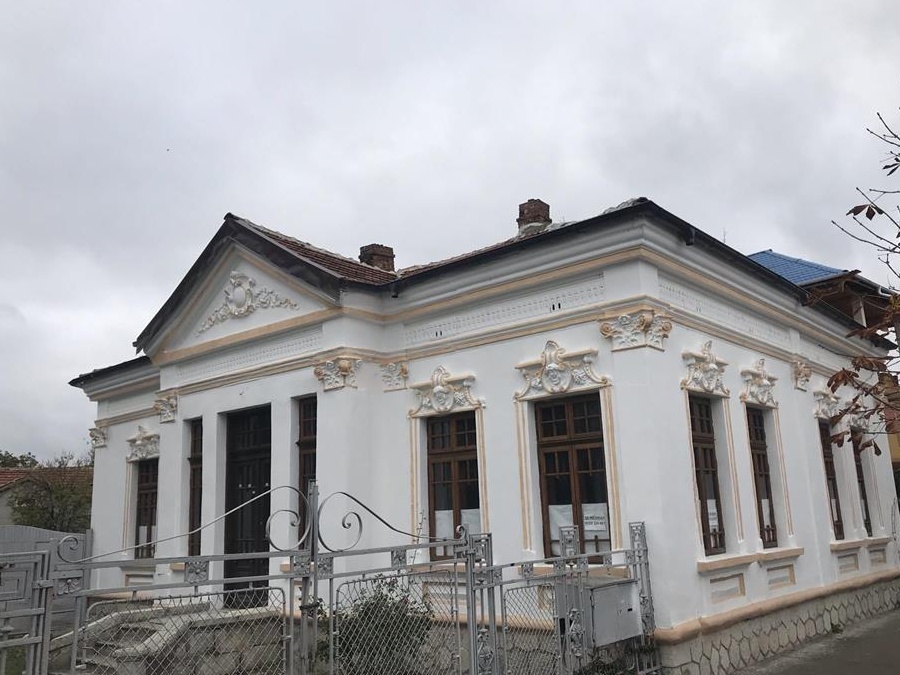 Închiriez casa 6 camere Buzau