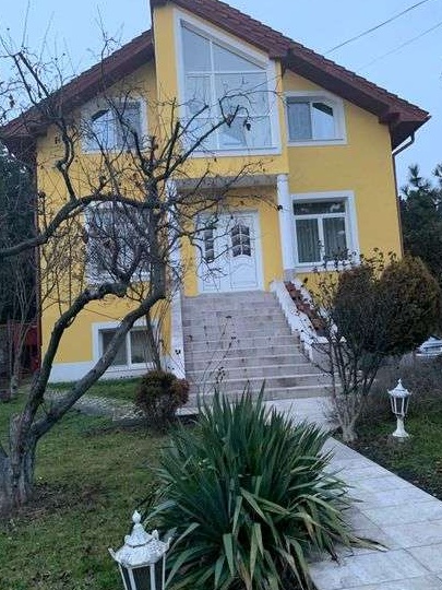 Închiriez casa 6 camere cart Grigorescu