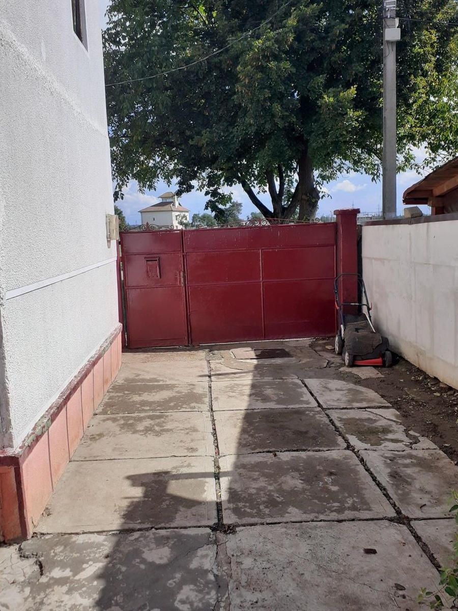 Inchiriez casa in Sinicolau Mic