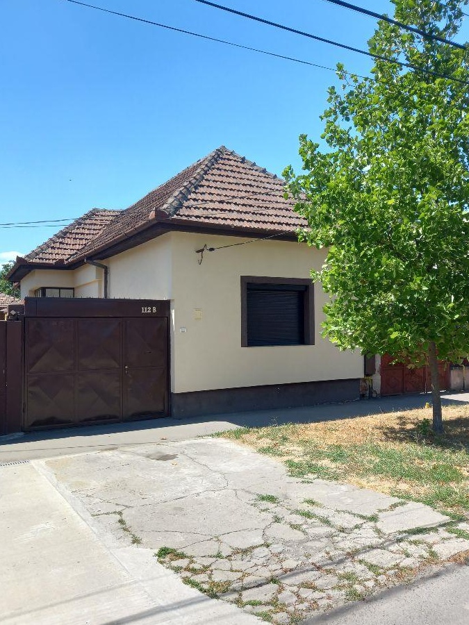 Închiriez casă zona Calea Sagului