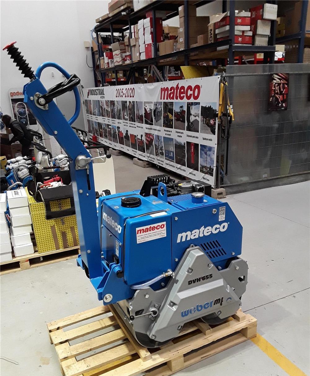 Inchiriez cilindru compactor