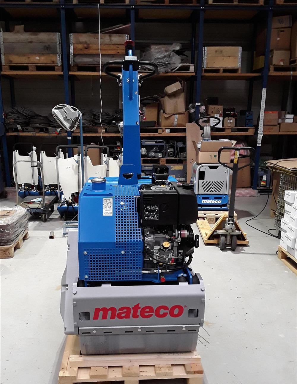 Inchiriez cilindru compactor