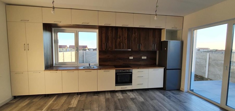 Închiriez duplex,  4 camere,  utilat complet,  toate utilitățile