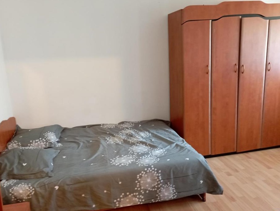 Închiriez Garsonieră Cart V Roșie