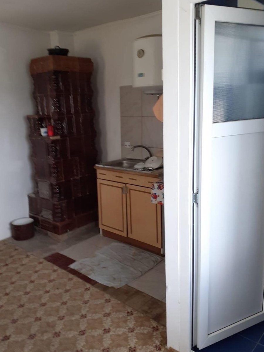 Inchiriez garsoniera la casa in Ca.pulung Muscel