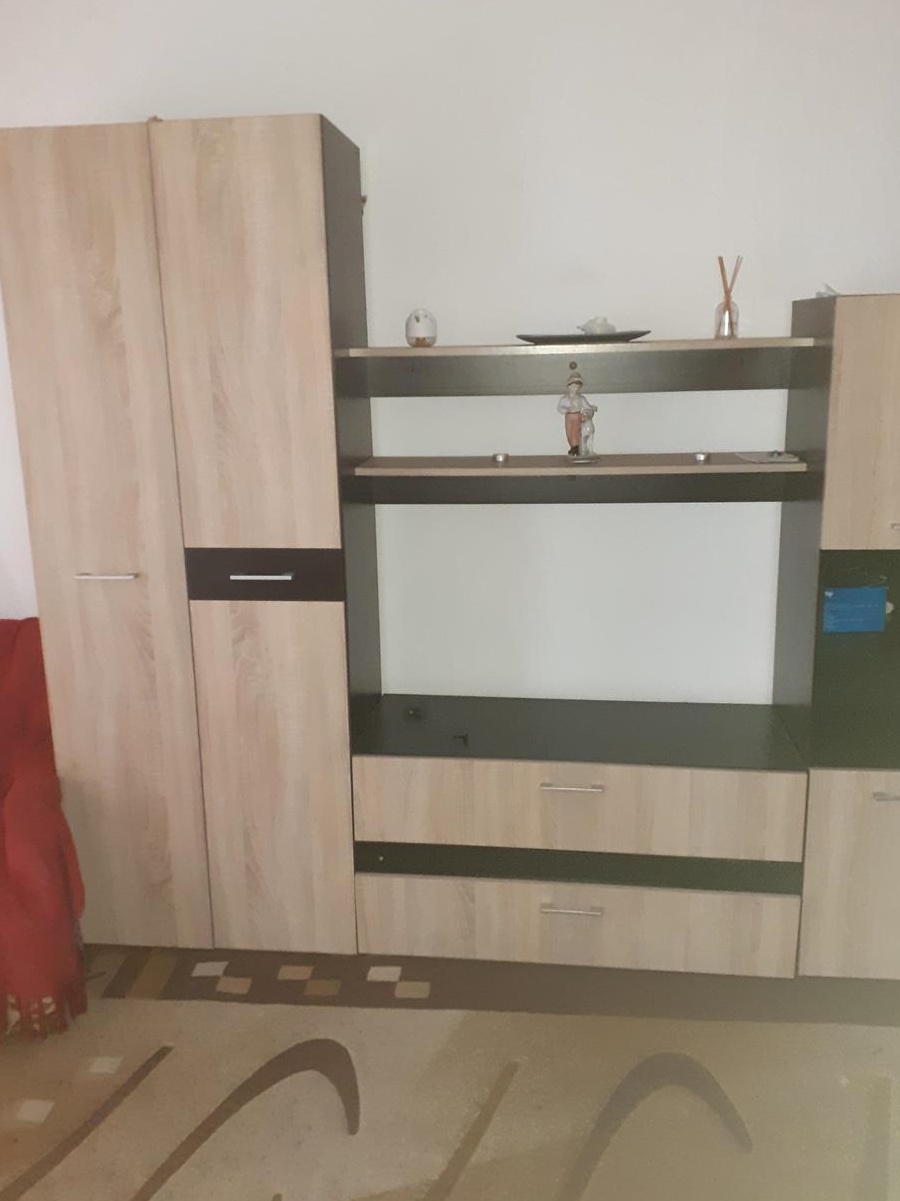 Închiriez garsoniera pe TERMEN LUNG în oras Hateg