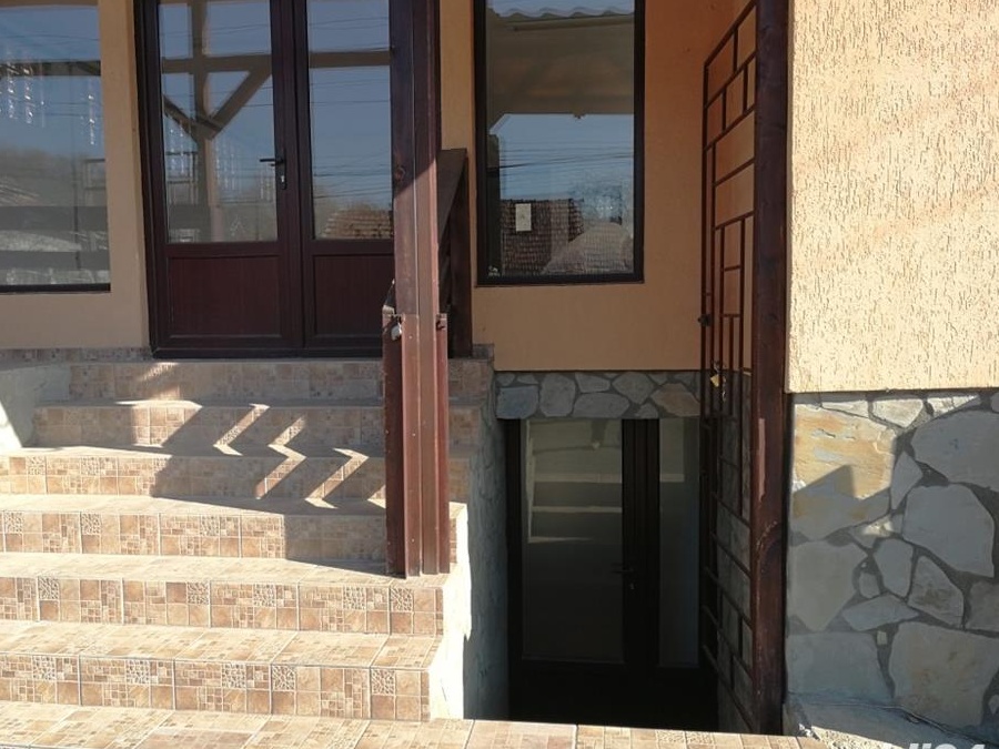 Inchiriez magazin modern (2 spatii separate )avand toate utilitatile