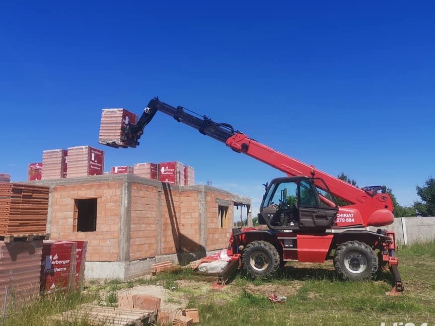 Închiriez Manitou Rotativ 21 metri cu Furci Cupă Macara Timișoara