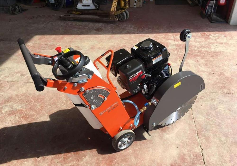 Inchiriez masina de taiat beton Husqvarna FS400