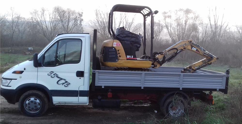 Închiriez miniexcavator transport nisip balastru pietris etc