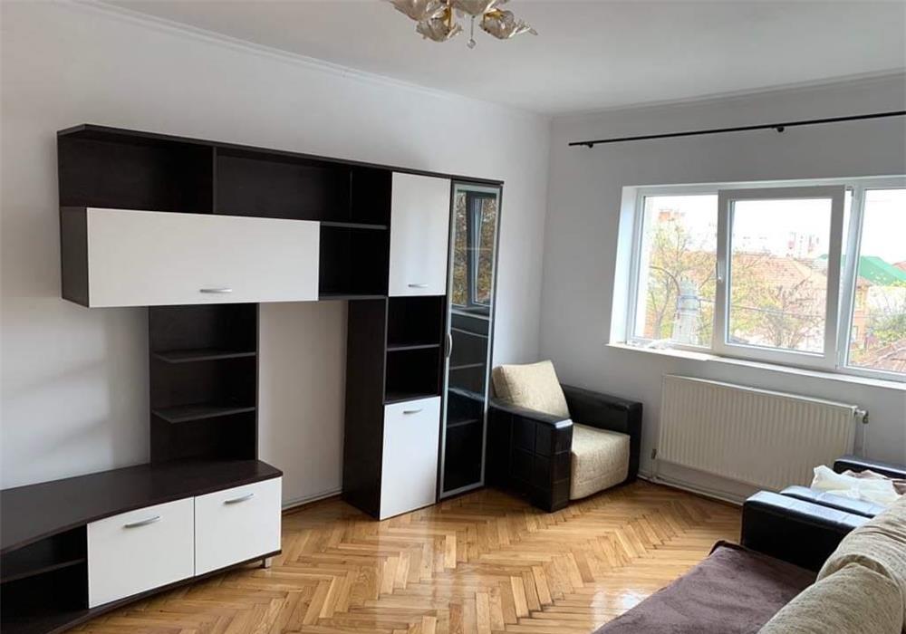Închiriez  o cameră la apartament  P-ța 14 Mai, etaj 2