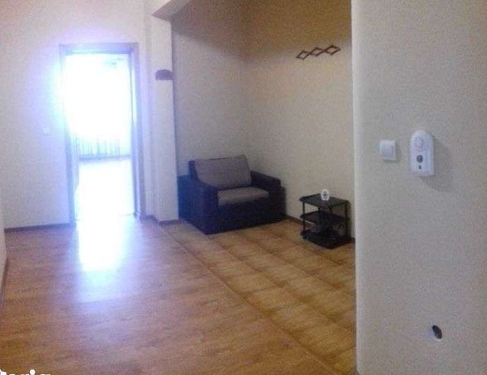 Inchiriez pe termen lung apartament 2 camere in Pitesti