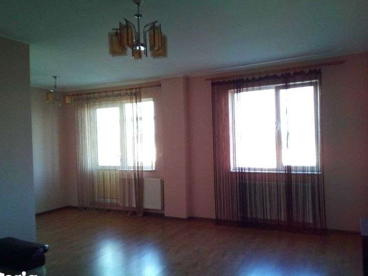 Inchiriez pe termen lung apartament 2 camere in Pitesti