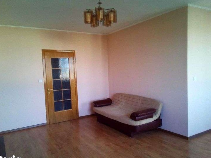Inchiriez pe termen lung apartament 2 camere in Pitesti