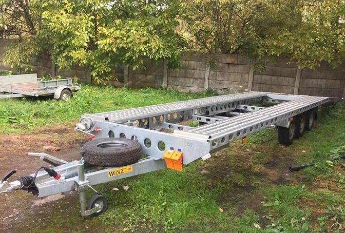 Inchiriez platforma auto transport doua autoturisme 250ron/zi/lungimi 8 +vinieta ungaria gratis